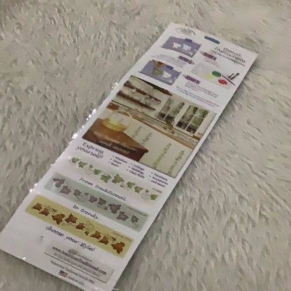 American traditional stencil floral - Picture 4 of 4